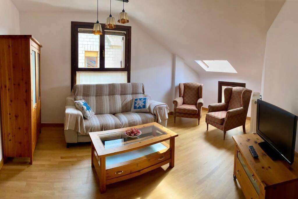 Apartamento Otal Бьескас Экстерьер фото